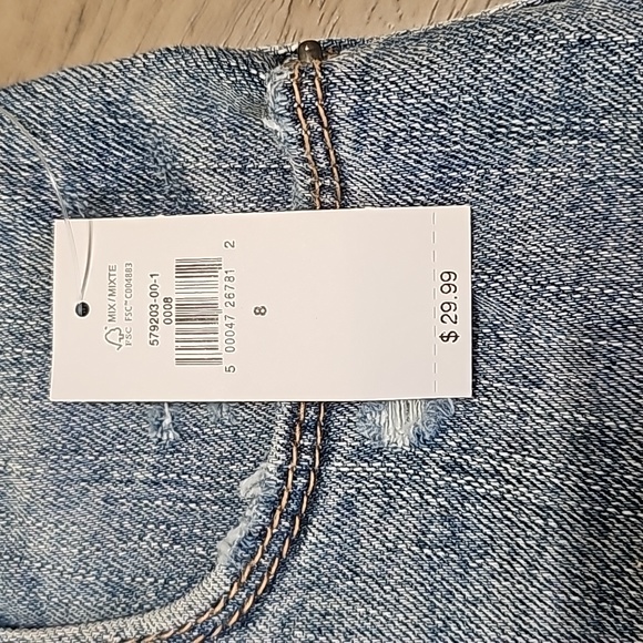 NWT Old Navy High Rise 2.5" Inseam Jean Shorts size 8 - Picture 8 of 9